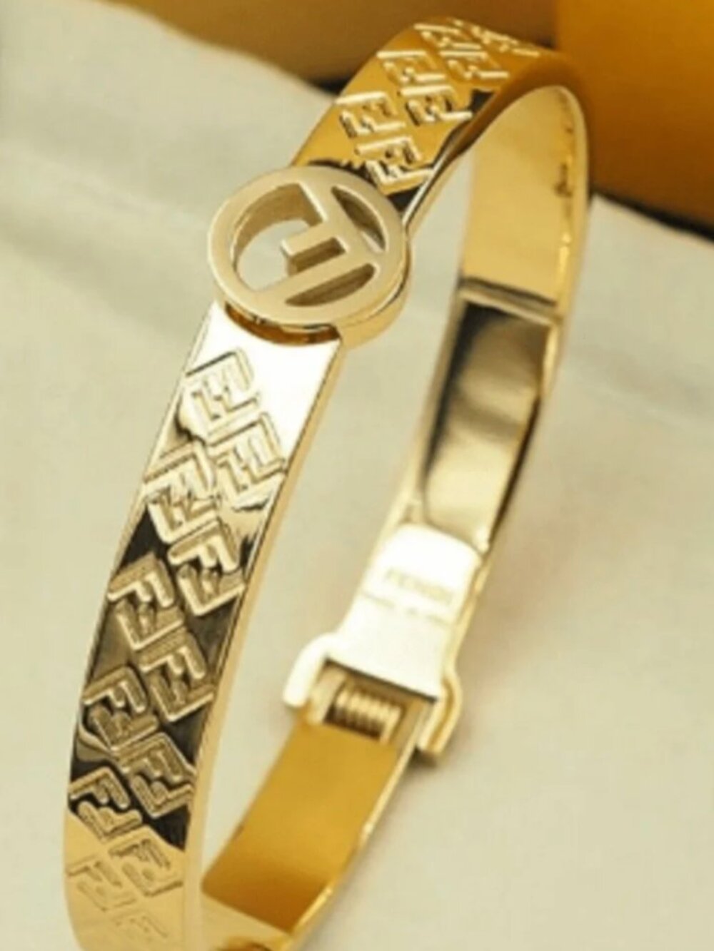 PRISTINE CONDITION!! Fendi Logo Hinged Bangle Bracelet